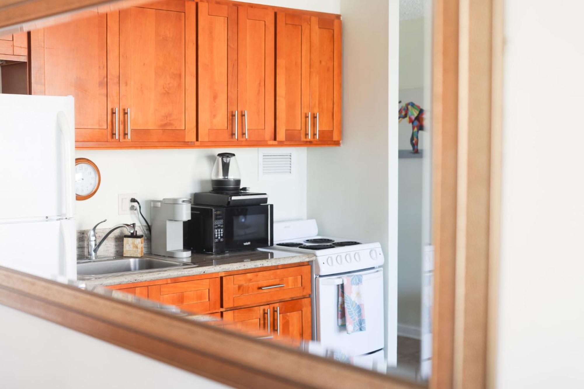 Tropical Studios At Marine Surf Waikiki - Free Parking - Best Location - Full Kitchen - Swimming Pool Honolulu Exterior foto
